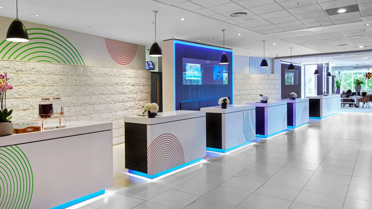 Novotel London West